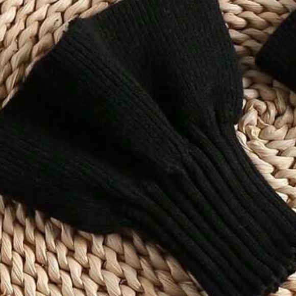🖤 Knit Collar & Cuffs Set 🖤 - Picture 5 of 5